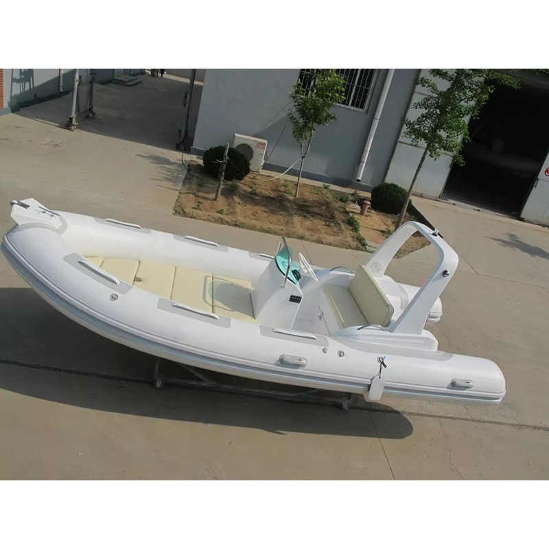 RIB520C 6-Person Center Consol - Outdoor Sports Center recension och pris